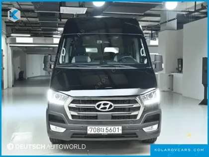 HYUNDAI SOLATI 15-SEATER