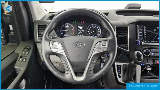 HYUNDAI SOLATI 15-SEATER