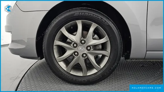 HYUNDAI I30 1.6 VVT LUXURY
