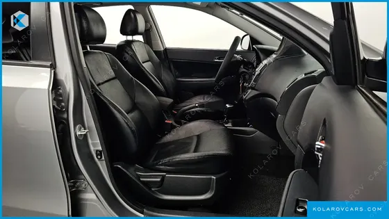 HYUNDAI I30 1.6 VVT LUXURY