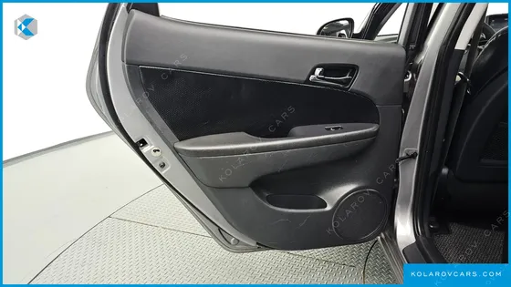 HYUNDAI I30 1.6 VVT LUXURY