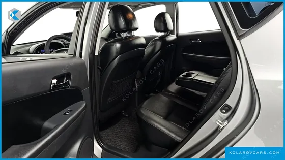 HYUNDAI I30 1.6 VVT LUXURY
