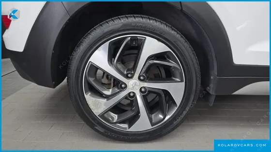 HYUNDAI TUCSON DIESEL 2.0 2WD