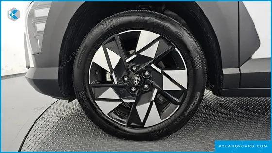 HYUNDAI KONA GASOLINE 2.0 2WD
