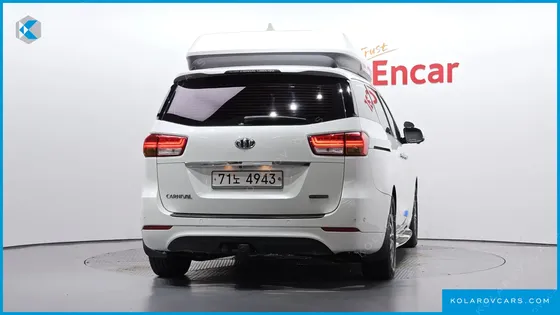 KIA CARNIVAL 11-SEATER HI-LIMOUSINE