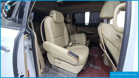 KIA CARNIVAL 11-SEATER HI-LIMOUSINE
