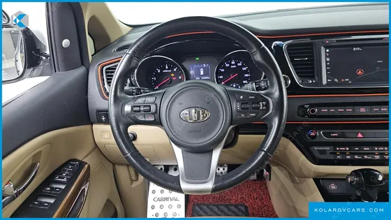 KIA CARNIVAL 11-SEATER HI-LIMOUSINE