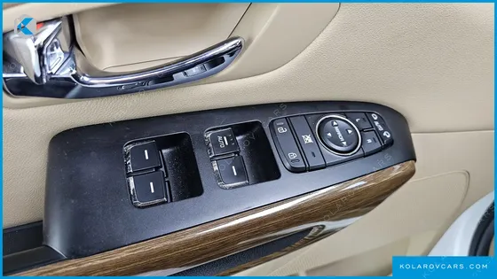 KIA CARNIVAL 11-SEATER HI-LIMOUSINE