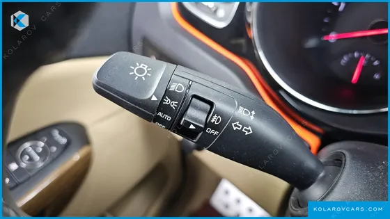 KIA CARNIVAL 11-SEATER HI-LIMOUSINE