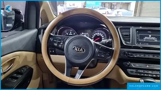 KIA CARNIVAL 9-SEATER PRESTIGE