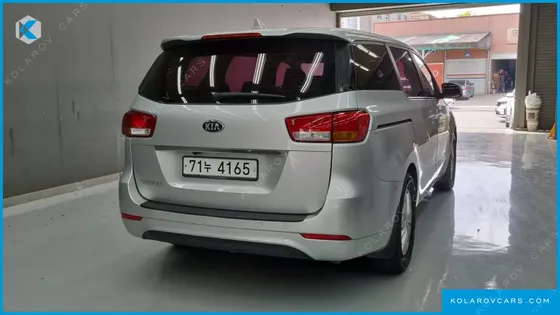 KIA CARNIVAL 11-SEATER DELUXE