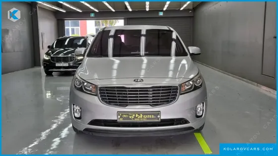 KIA CARNIVAL 11-SEATER DELUXE