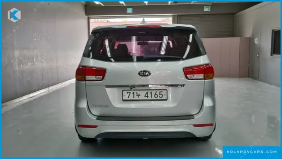 KIA CARNIVAL 11-SEATER DELUXE