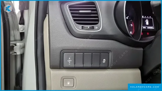 KIA CARNIVAL 11-SEATER DELUXE