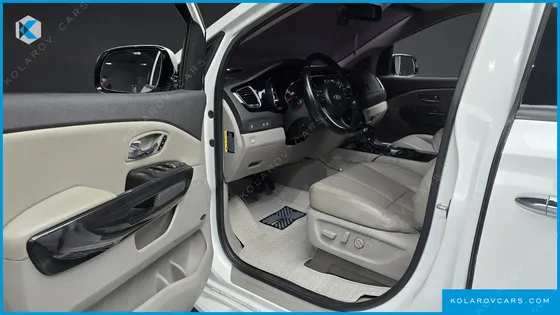 KIA CARNIVAL 9-SEATER NOBLESSE