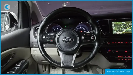 KIA CARNIVAL 9-SEATER NOBLESSE