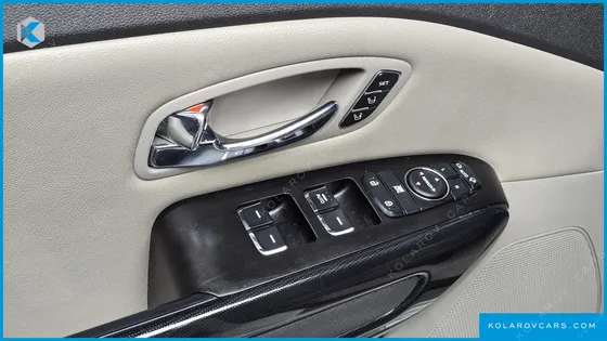KIA CARNIVAL 9-SEATER NOBLESSE