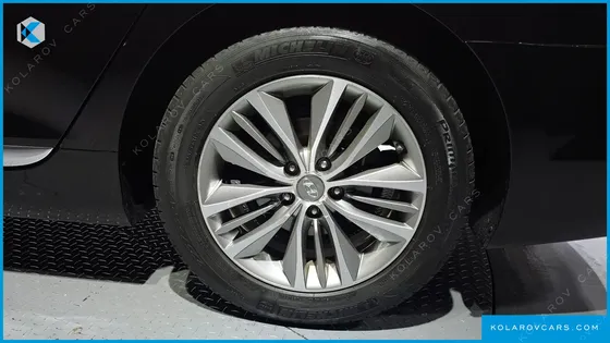 HYUNDAI GRANDEUR HG240 MODERN COLLECTION