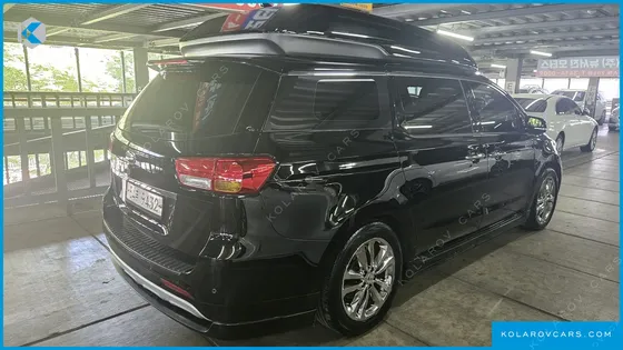 KIA CARNIVAL GASOLINE 7-SEATER HI-LIMOUSINE