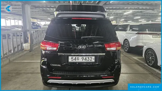 KIA CARNIVAL GASOLINE 7-SEATER HI-LIMOUSINE