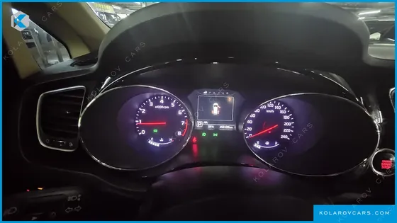 KIA CARNIVAL GASOLINE 7-SEATER HI-LIMOUSINE