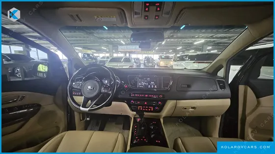 KIA CARNIVAL GASOLINE 7-SEATER HI-LIMOUSINE