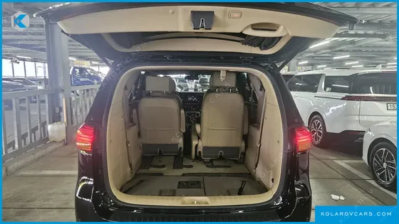 KIA CARNIVAL GASOLINE 7-SEATER HI-LIMOUSINE