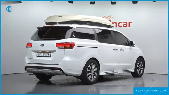 KIA CARNIVAL 9-SEATER LUXURY