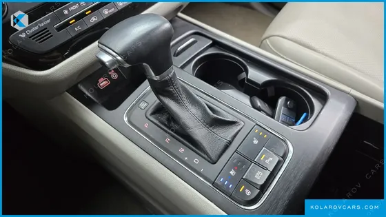 KIA CARNIVAL 9-SEATER LUXURY