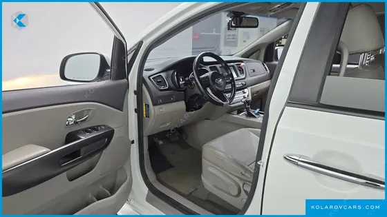 KIA CARNIVAL 9-SEATER LUXURY