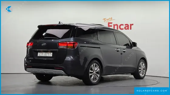 KIA CARNIVAL 9-SEATER PRESTIGE