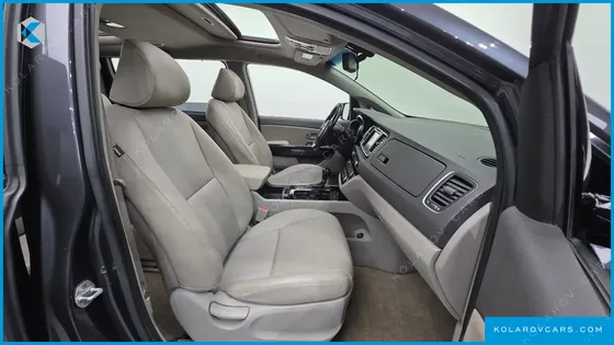 KIA CARNIVAL 9-SEATER PRESTIGE
