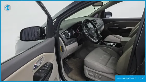 KIA CARNIVAL 9-SEATER PRESTIGE