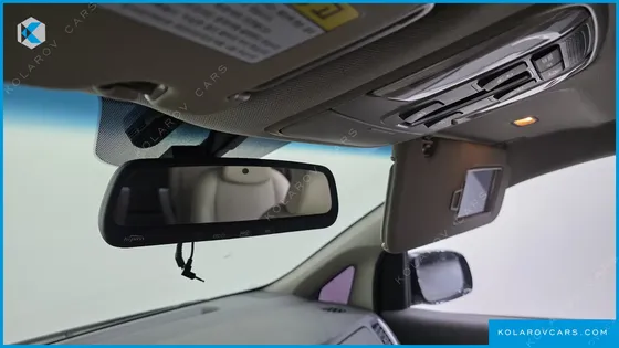KIA CARNIVAL 9-SEATER PRESTIGE