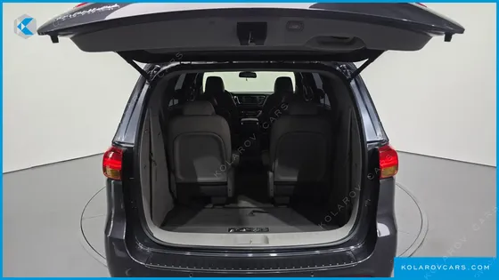KIA CARNIVAL 9-SEATER PRESTIGE