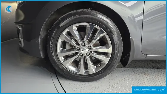 KIA CARNIVAL 9-SEATER PRESTIGE
