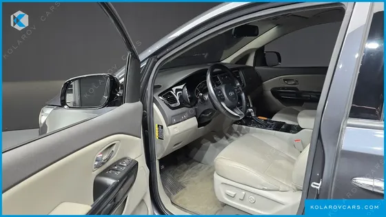 KIA CARNIVAL 9-SEATER PRESTIGE
