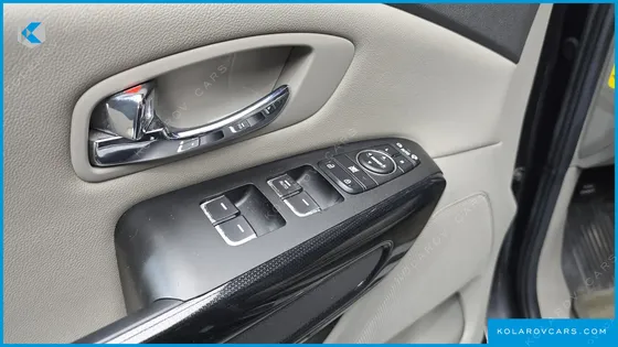 KIA CARNIVAL 9-SEATER PRESTIGE
