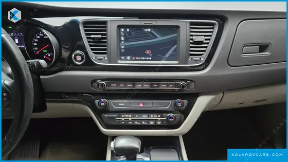 KIA CARNIVAL 9-SEATER PRESTIGE