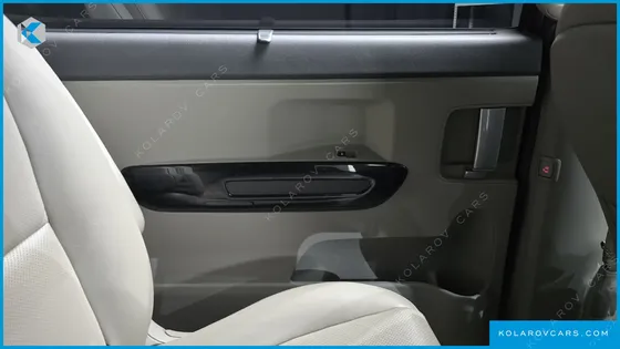 KIA CARNIVAL 9-SEATER PRESTIGE