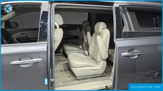 KIA CARNIVAL 9-SEATER PRESTIGE