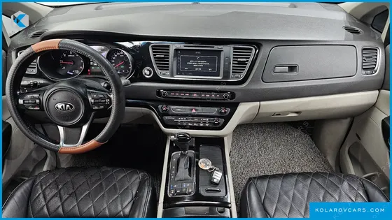 KIA CARNIVAL 9-SEATER NOBLESSE