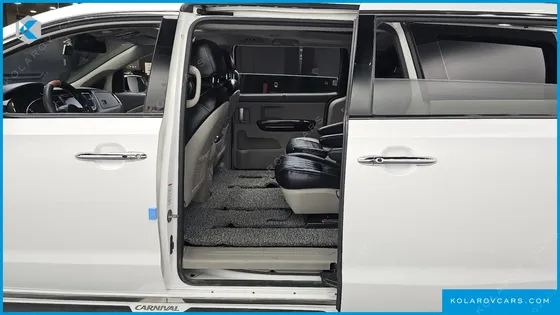 KIA CARNIVAL 9-SEATER NOBLESSE