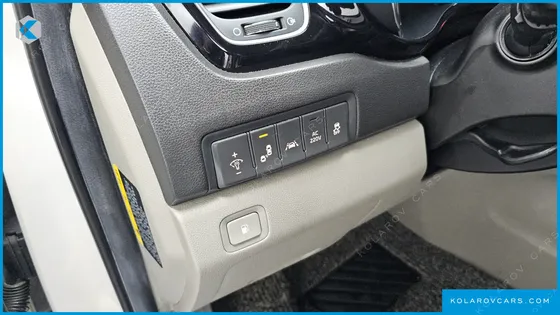 KIA CARNIVAL 9-SEATER NOBLESSE