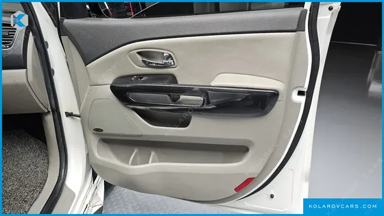 KIA CARNIVAL 9-SEATER NOBLESSE