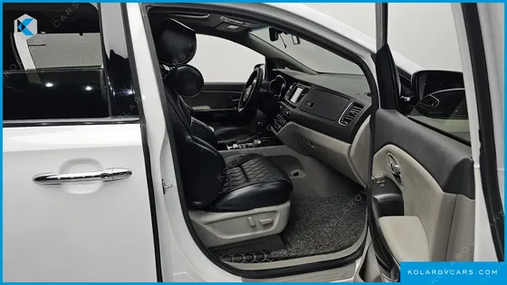 KIA CARNIVAL 9-SEATER NOBLESSE