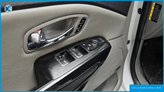 KIA CARNIVAL 9-SEATER NOBLESSE