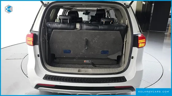 KIA CARNIVAL 9-SEATER NOBLESSE