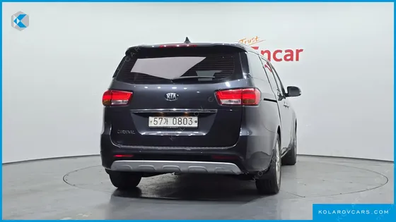 KIA CARNIVAL 9-SEATER NOBLESSE