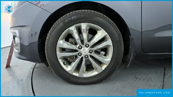 KIA CARNIVAL 9-SEATER NOBLESSE